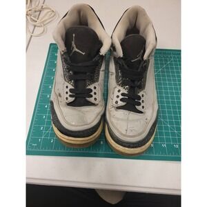 Nike Air‎ Jordan 3 Retro 2011 Size 10.5 Mens Gray Black Basketball Shoes